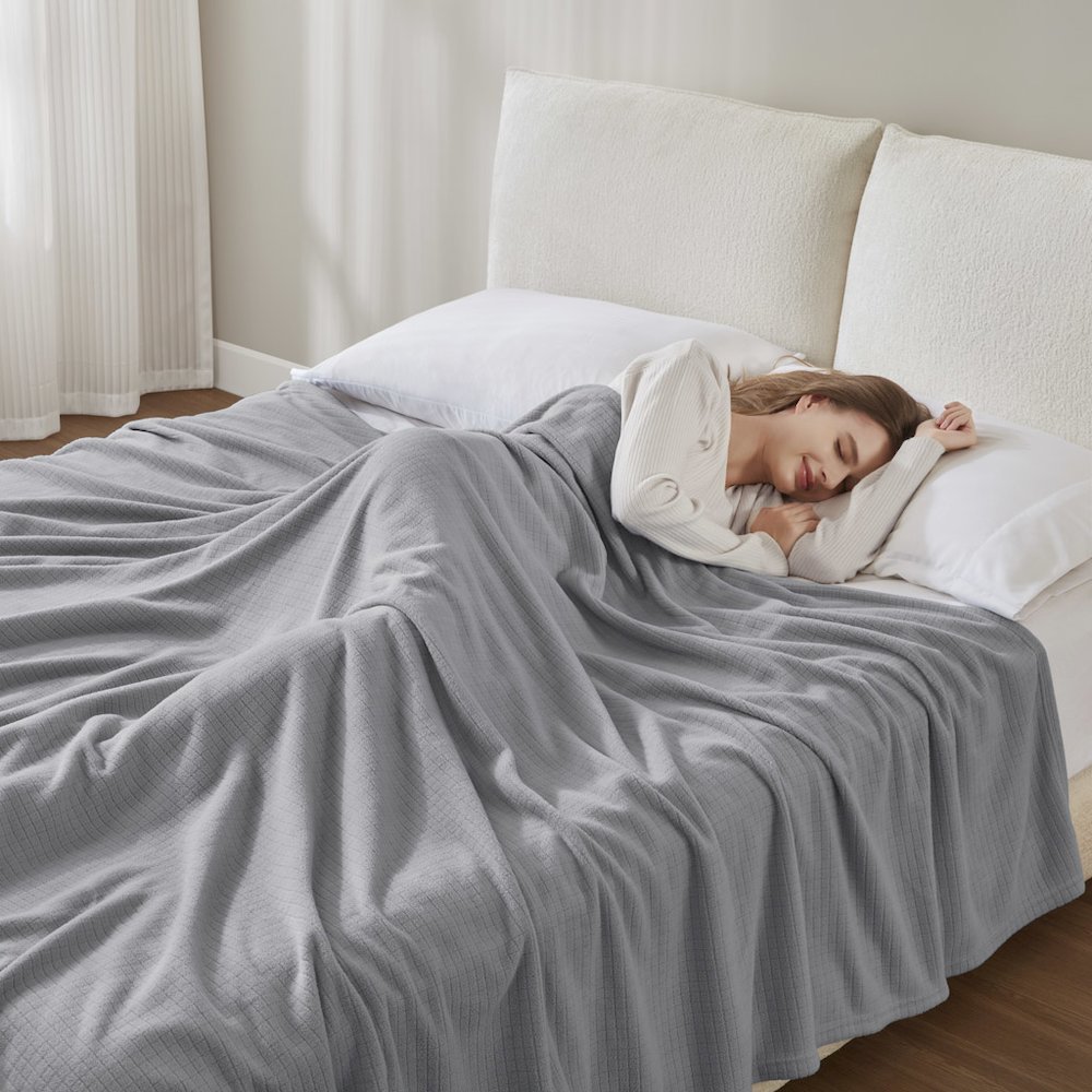 Microfleece Blanket in Grey Color. Picture 3