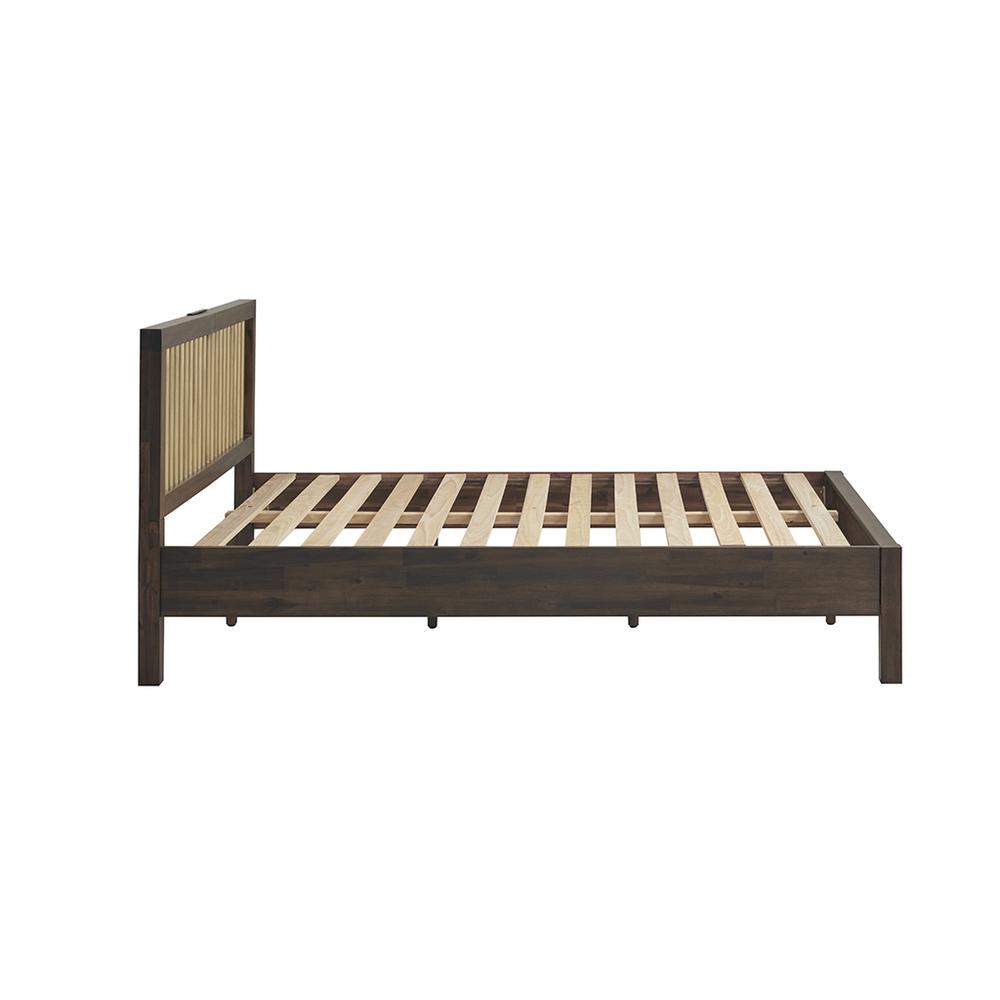 Queen Bed. Picture 1