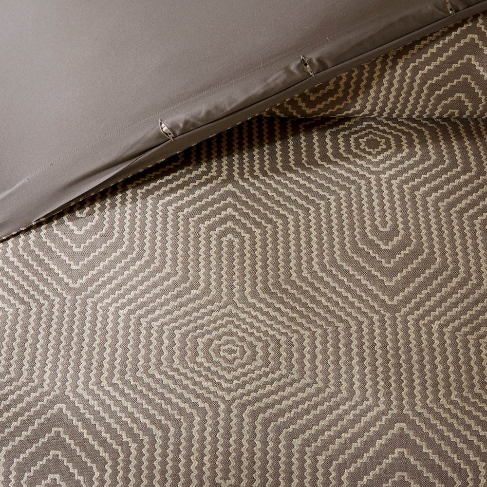 Comforter Set. Picture 3