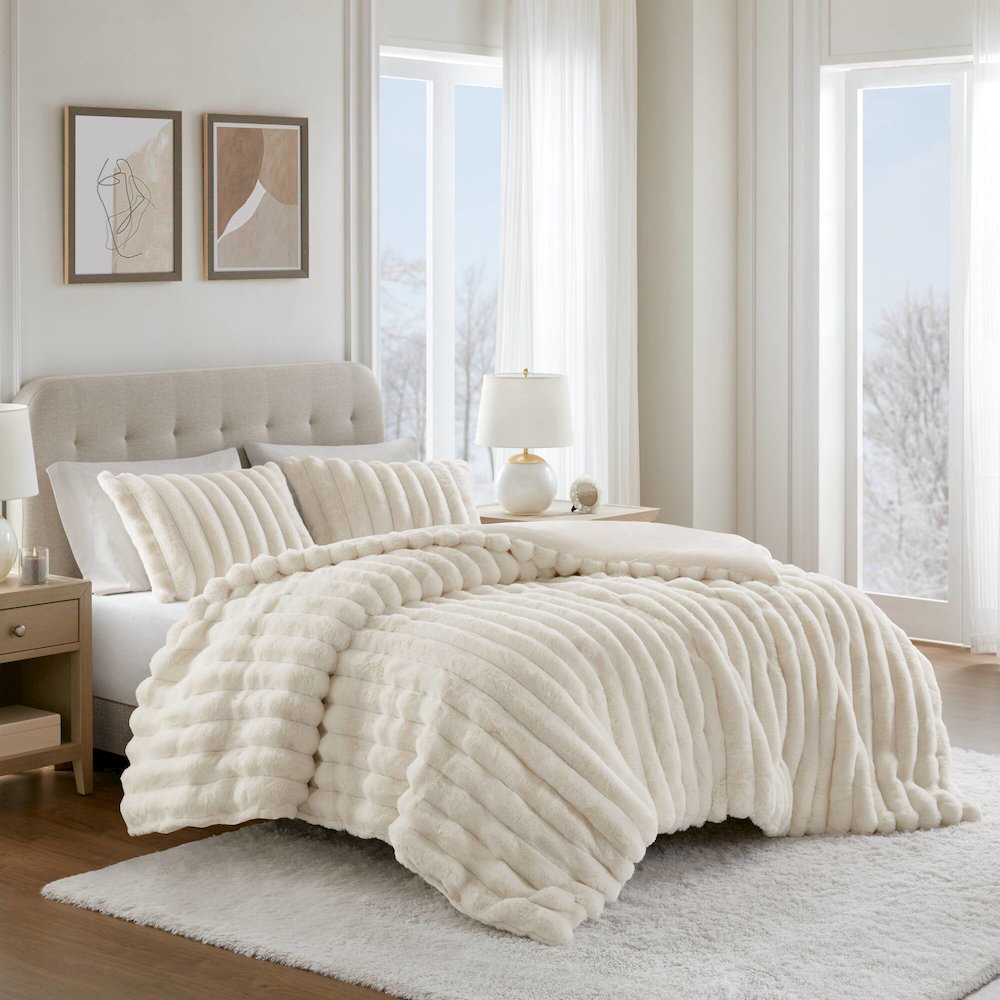 Jasmine Ultrasoft Faux Fur Ribbed Comforter Set, Ivory color. Picture 4