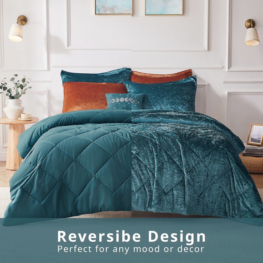 Velvet Duvet Cover Set with Throw Pillow. Picture 5