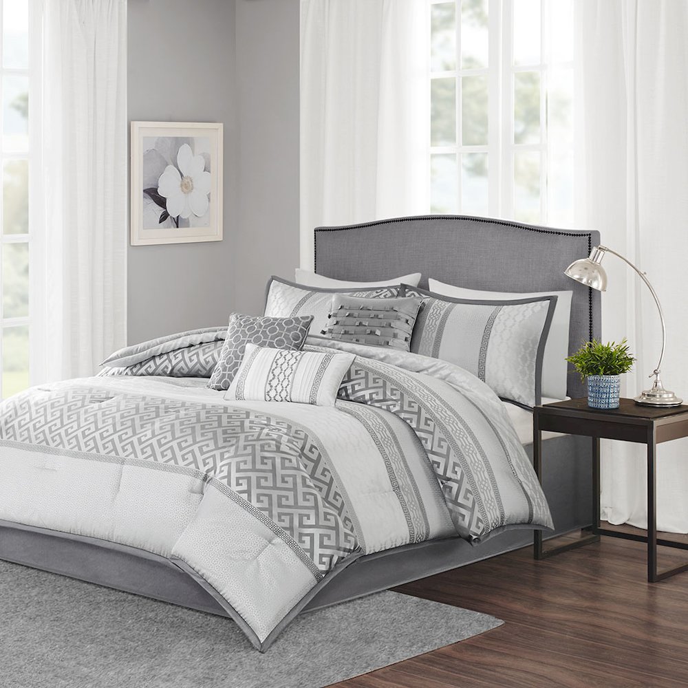 7 Piece Comforter Set. Picture 1