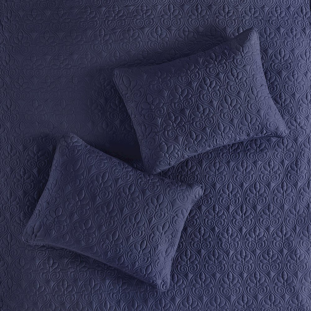 3 Piece Split Corner Pleated Quilted Bedspread. Picture 2