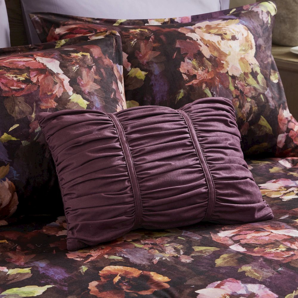 Seraphina velvet comforter set. Picture 4