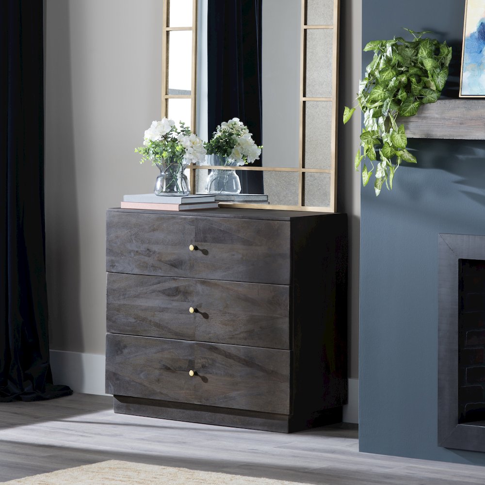 Three-Drawer Chest. Picture 2