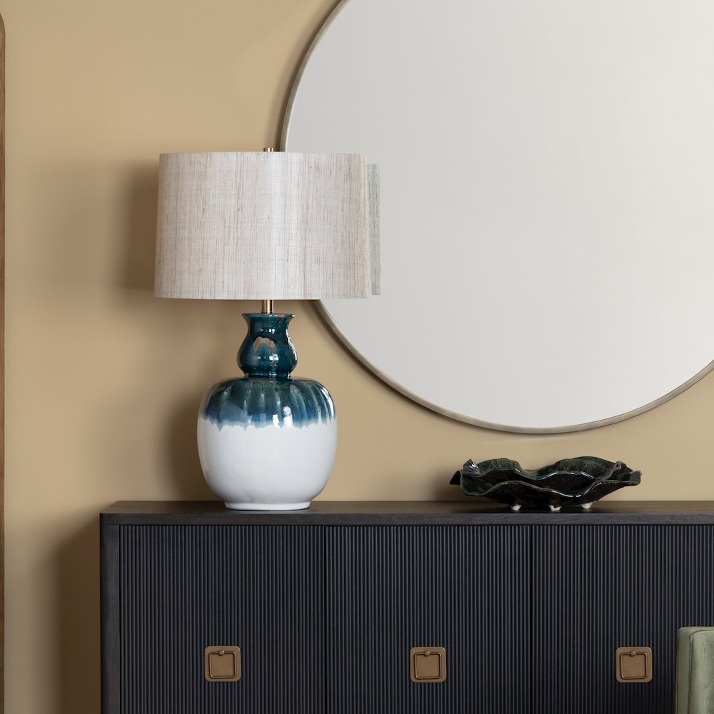 31.5"H Ceramic Table Lamp  1Pcs Ups Pack  5.35'. Picture 4
