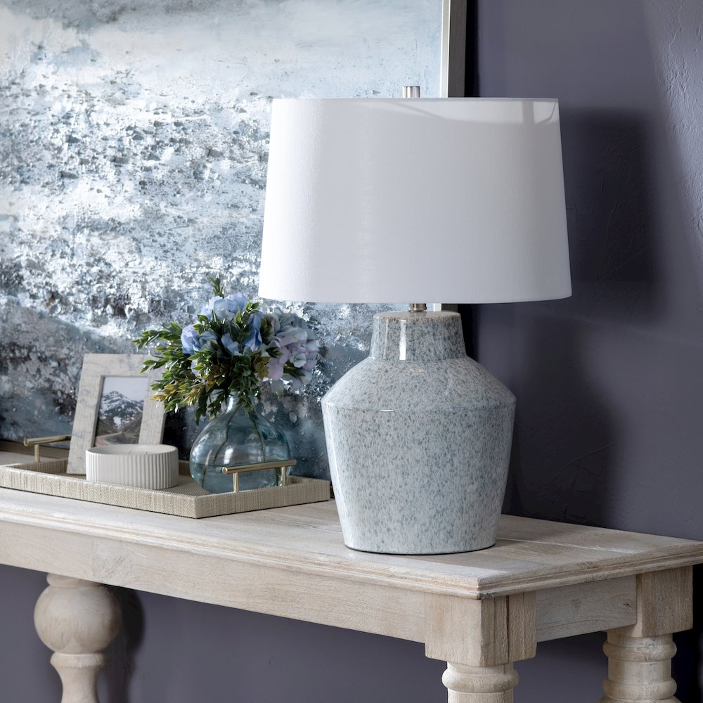 27"H Ceramic Table Lamp 1Pcs Ups Pack 3.6'. Picture 4