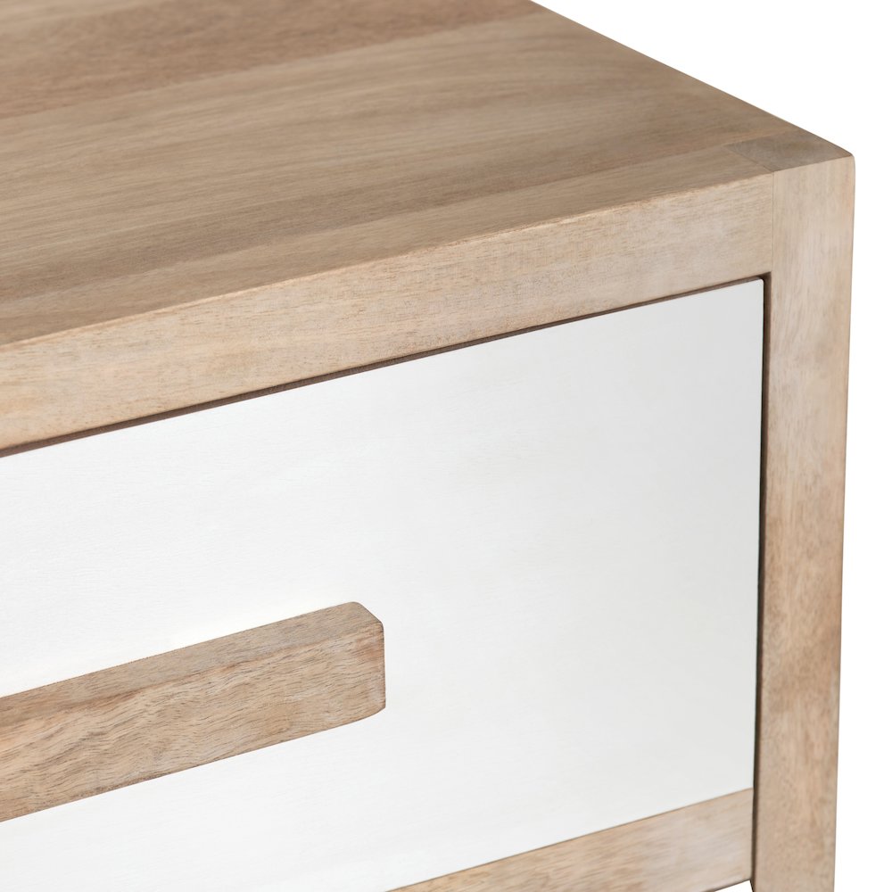 Three-Drawer Chest. Picture 3
