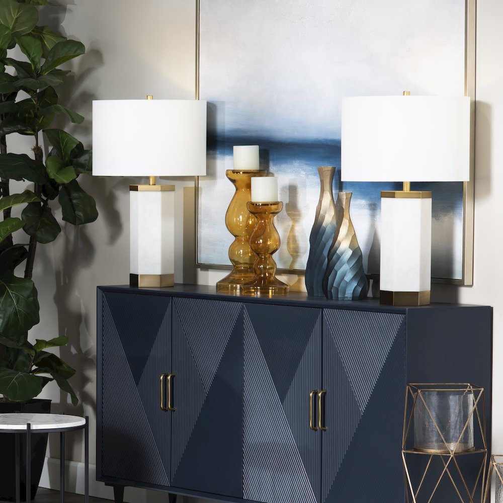 30.5"H Resin & Metal Table Lamp  1Pcs Ups Pack  4.8'. Picture 5