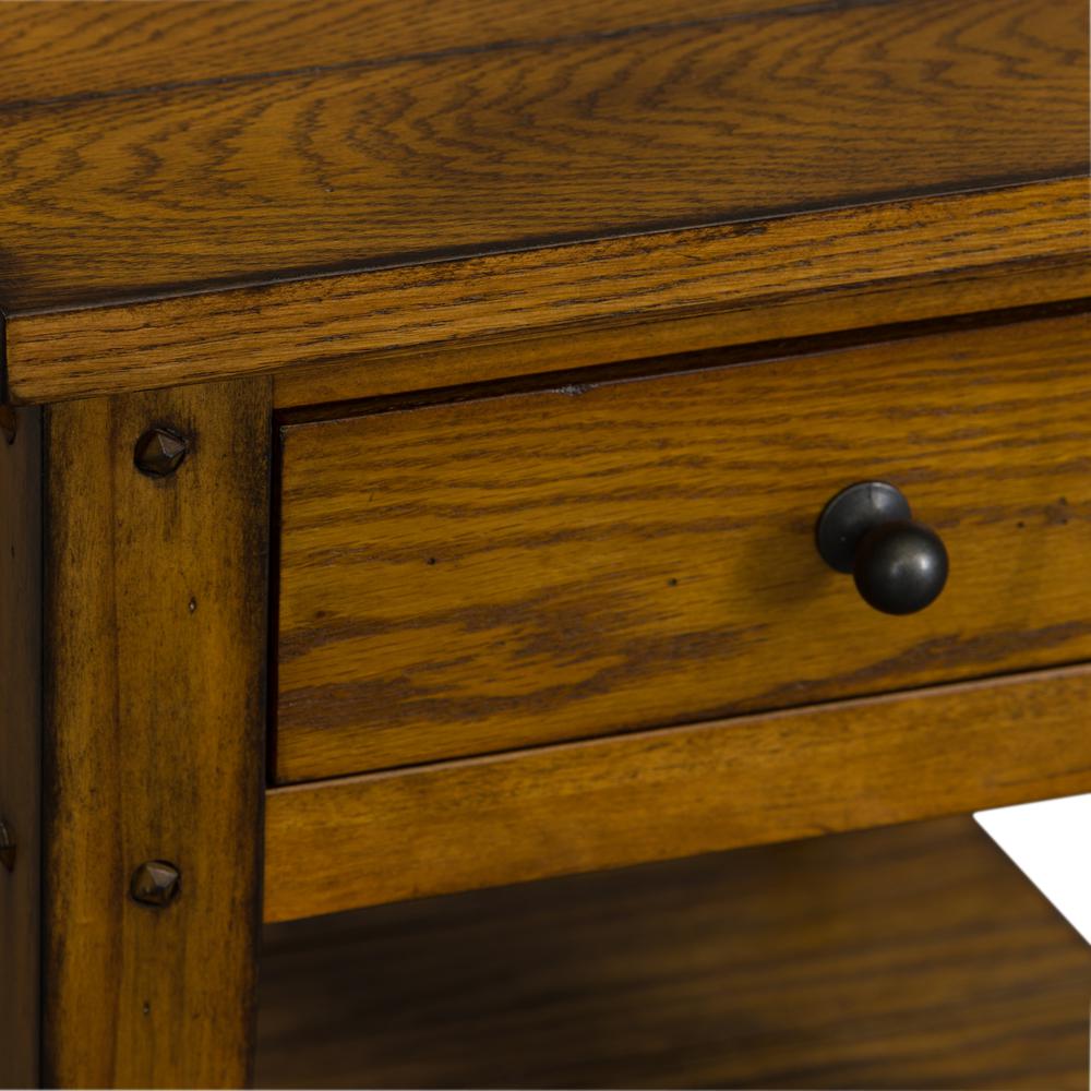 Lake House Chair Side Table in Oak. Picture 12