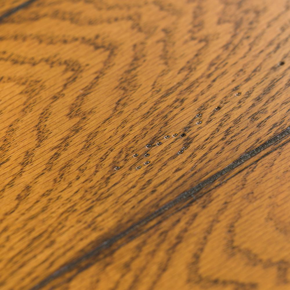 Lake House Chair Side Table in Oak. Picture 13