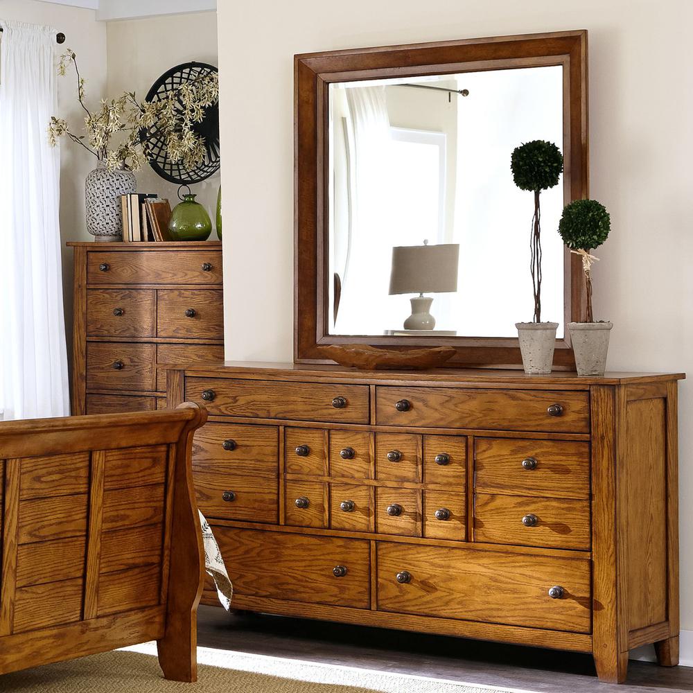 Grandpas Cabin 7 Drawer Dresser in Aged Oak. Picture 5