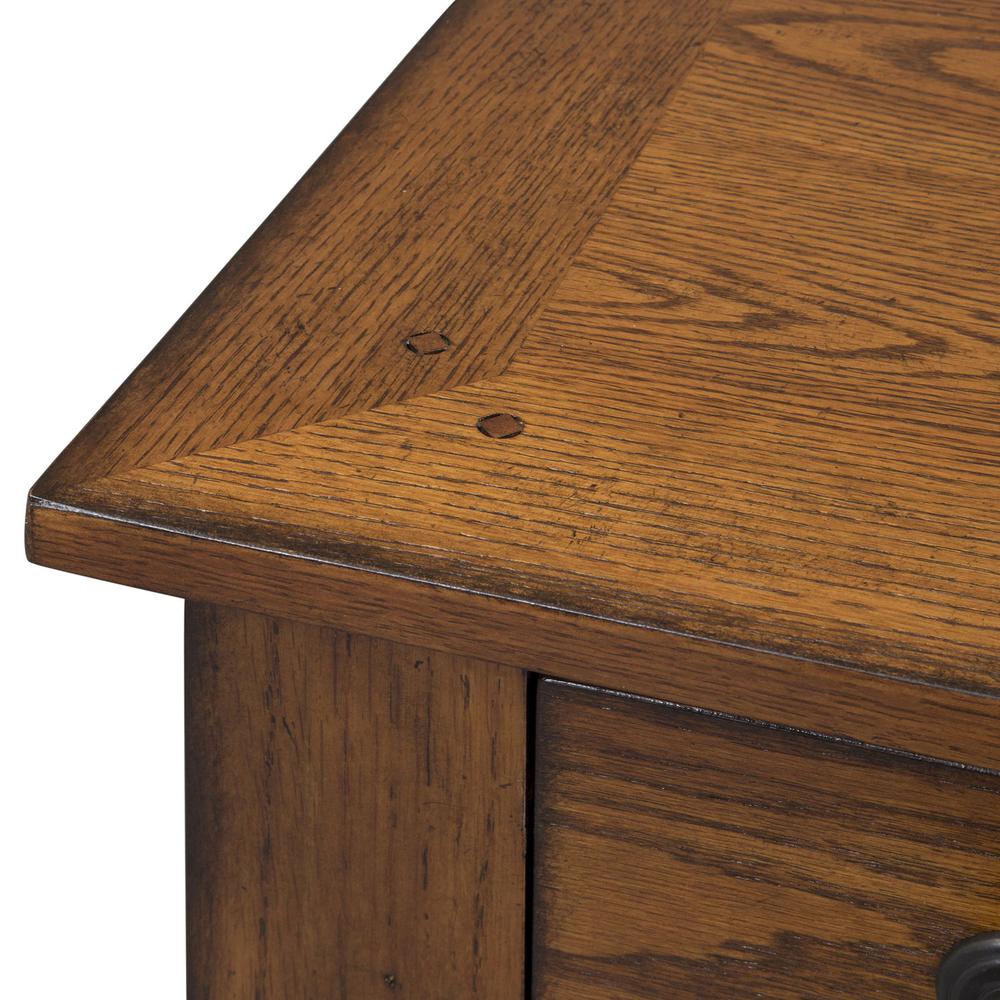 Grandpas Cabin 7 Drawer Dresser in Aged Oak. Picture 2