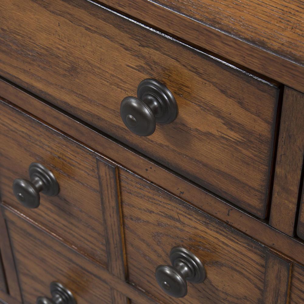 Grandpas Cabin 7 Drawer Dresser in Aged Oak. Picture 6