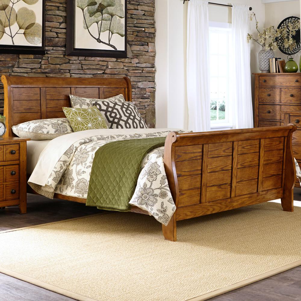 Grandpas Cabin Queen Sleigh Bed in Aged Oak. Picture 5