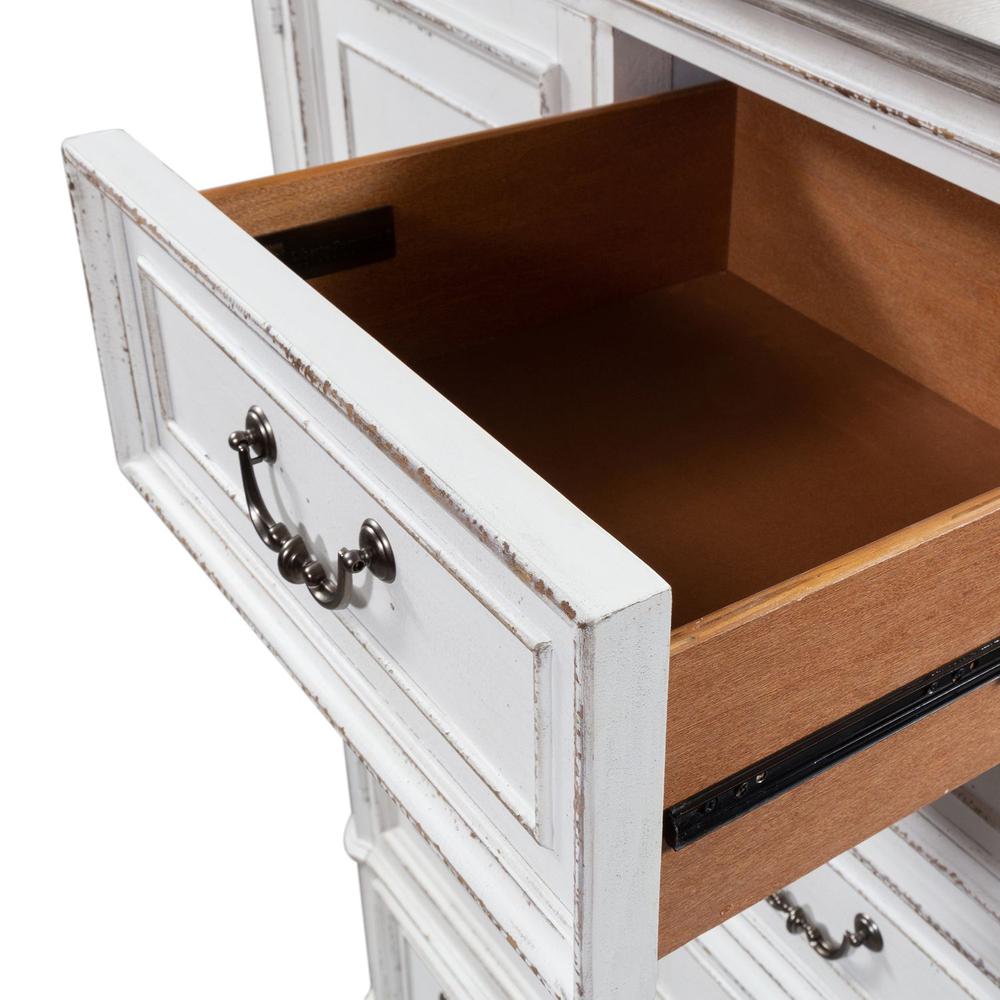 Magnolia Manor Master Chest in Antique White. Picture 8
