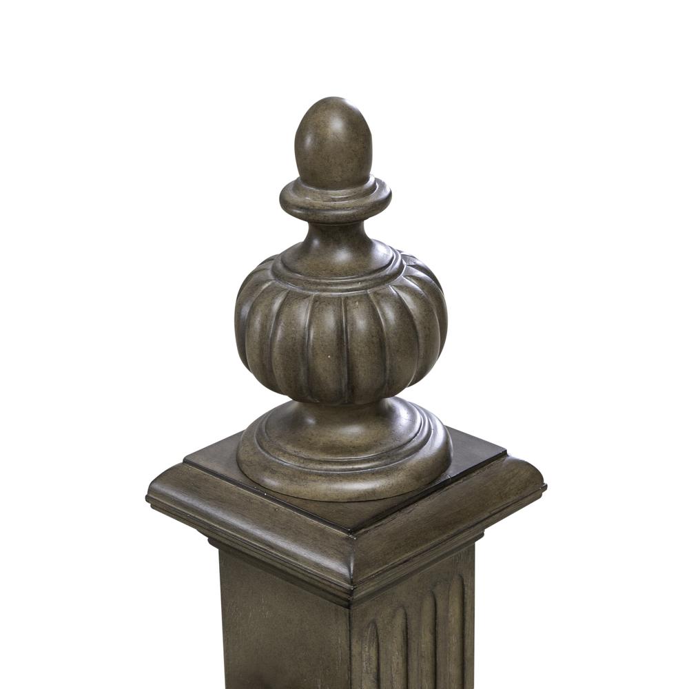 Carlisle Court Queen Poster Bed - Chestnut with Gray Dusty Wax Finish. Picture 7