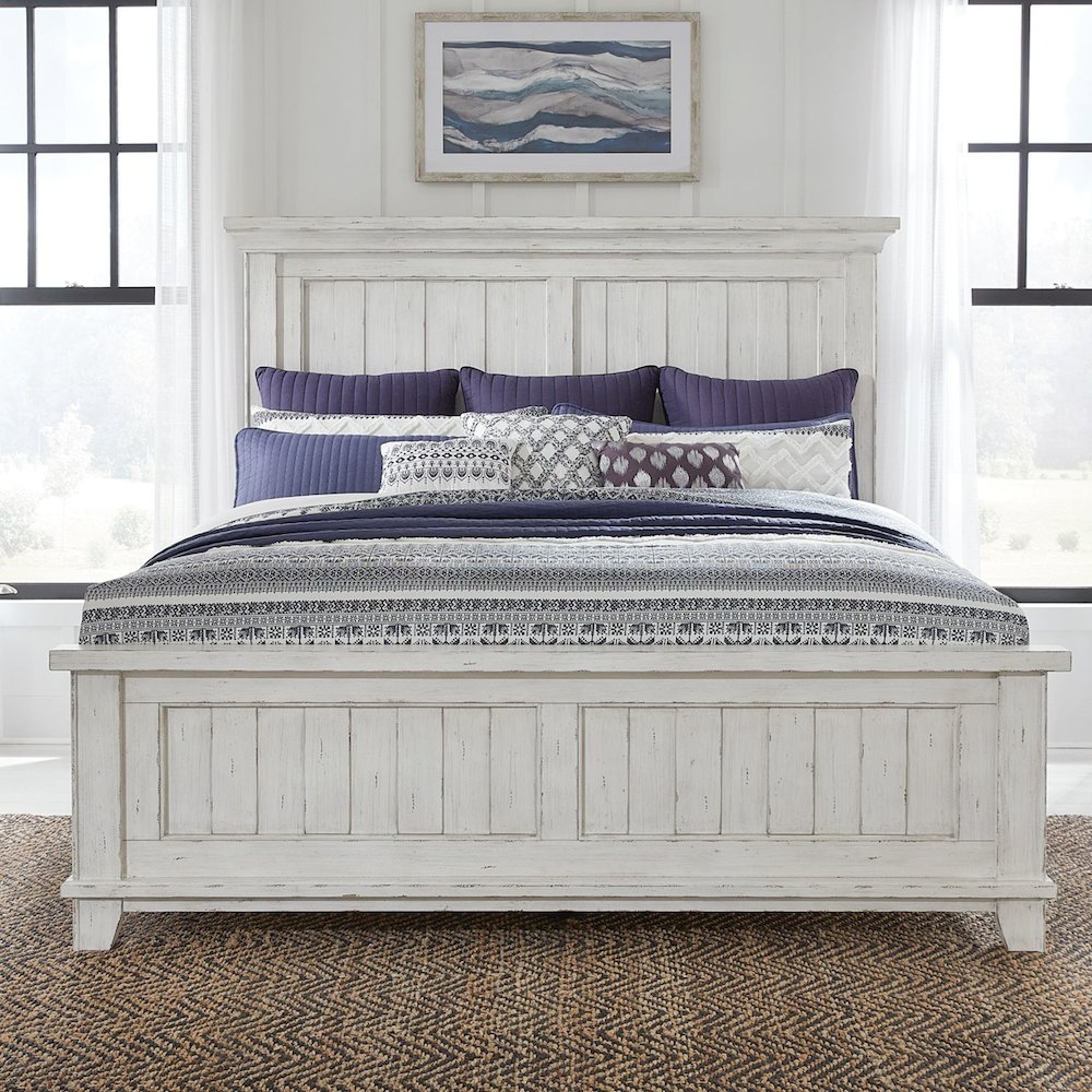 River Place Queen Panel Bed in Pine Solids & Veneers. Picture 1