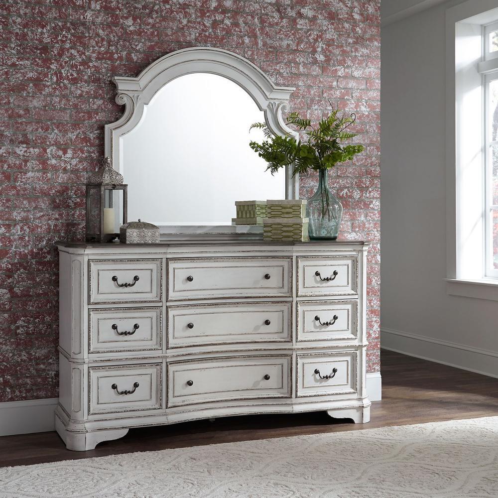 Magnolia Manor 9 Drawer Dresser in Antique White. Picture 9