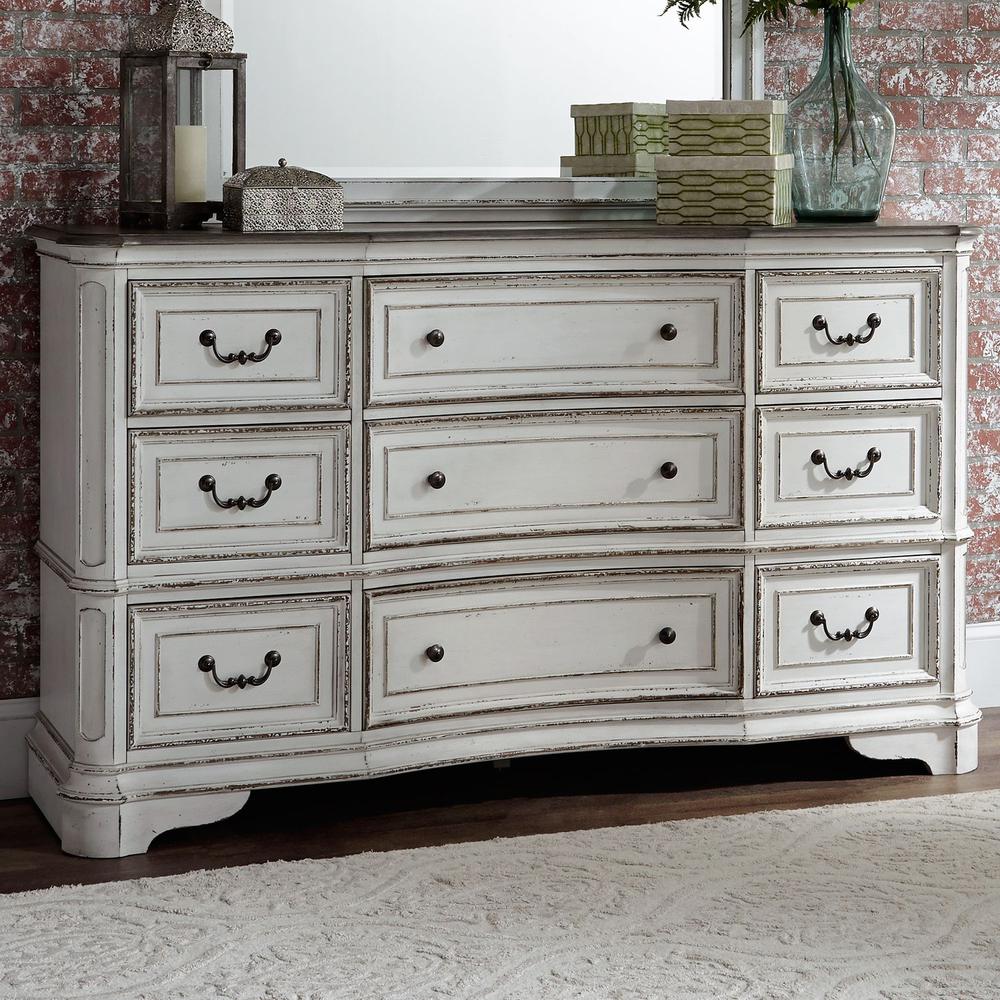 Magnolia Manor 9 Drawer Dresser in Antique White. Picture 10