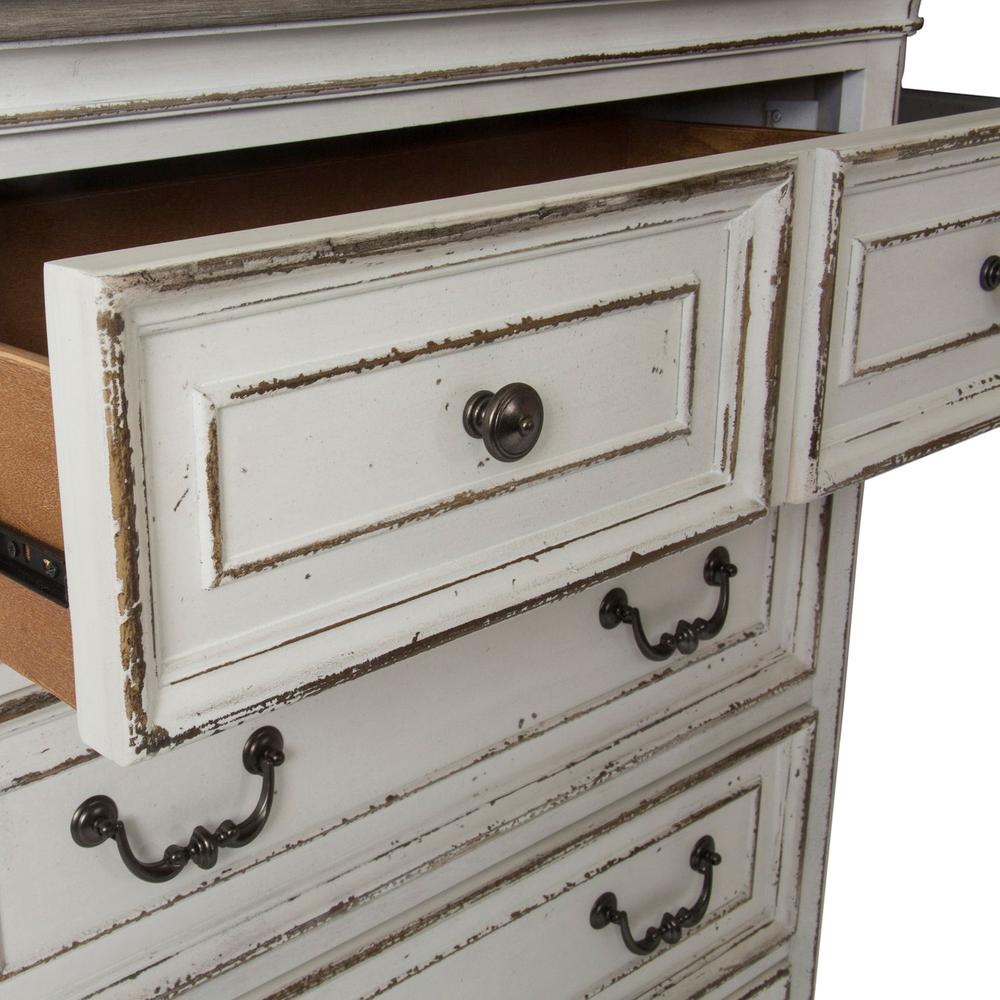 Magnolia Manor 5 Drawer Chest in Antique White. Picture 5