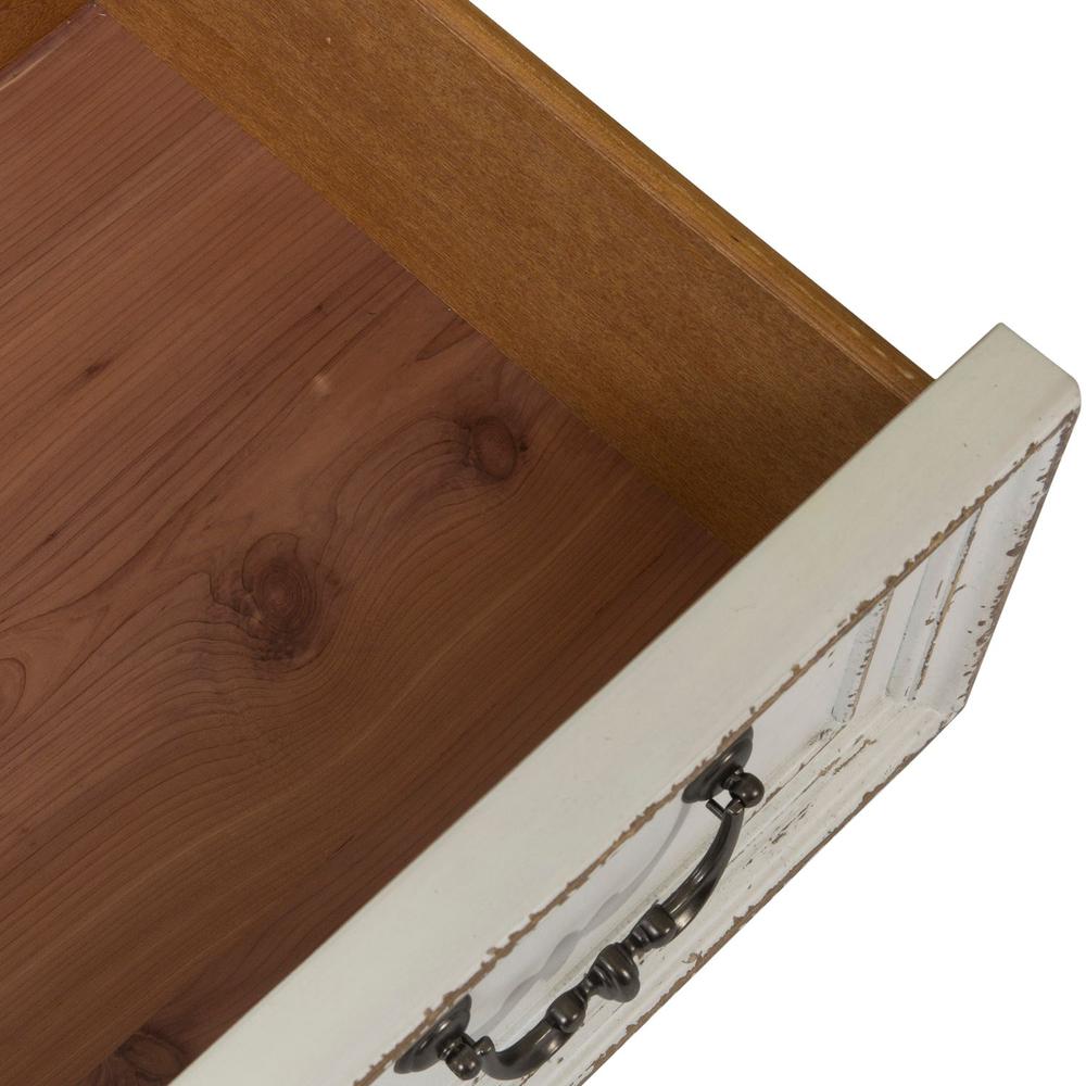 Magnolia Manor 5 Drawer Chest in Antique White. Picture 8