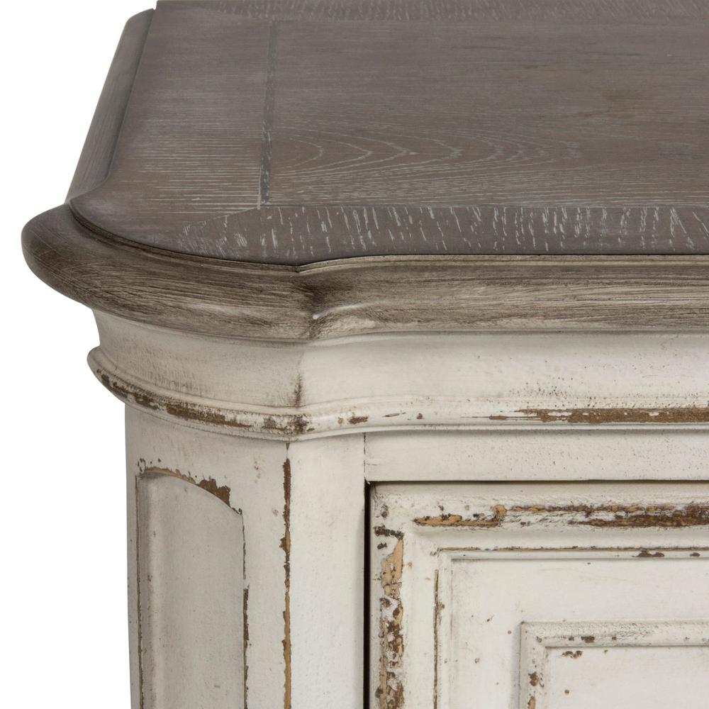 Magnolia Manor 5 Drawer Chest in Antique White. Picture 9