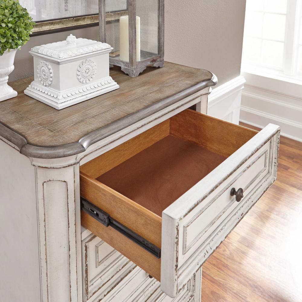 Magnolia Manor Lingerie Chest in Antique White. Picture 5