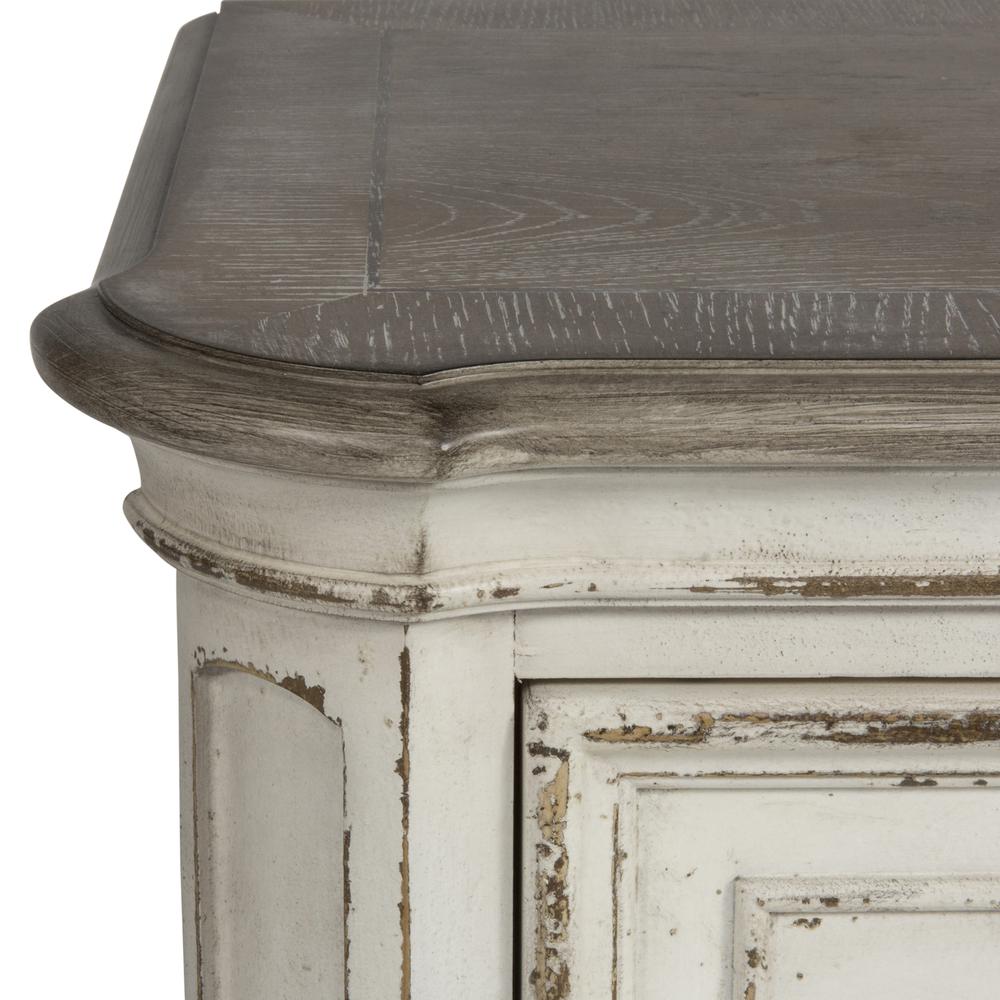Magnolia Manor Dresser & Mirror in Antique White. Picture 3