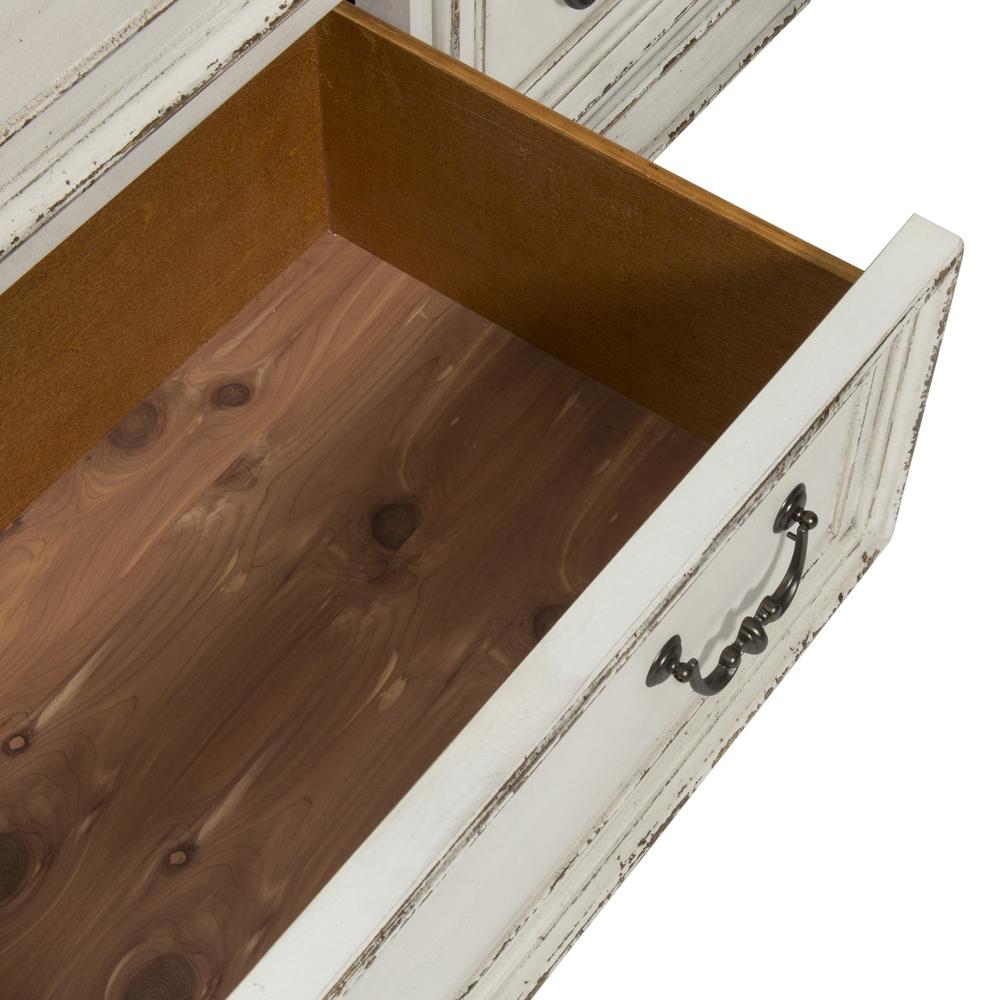 Magnolia Manor Dresser & Mirror in Antique White. Picture 7