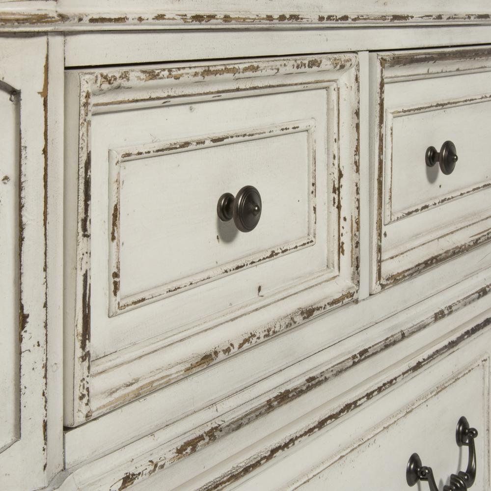 Magnolia Manor Dresser & Mirror in Antique White. Picture 8