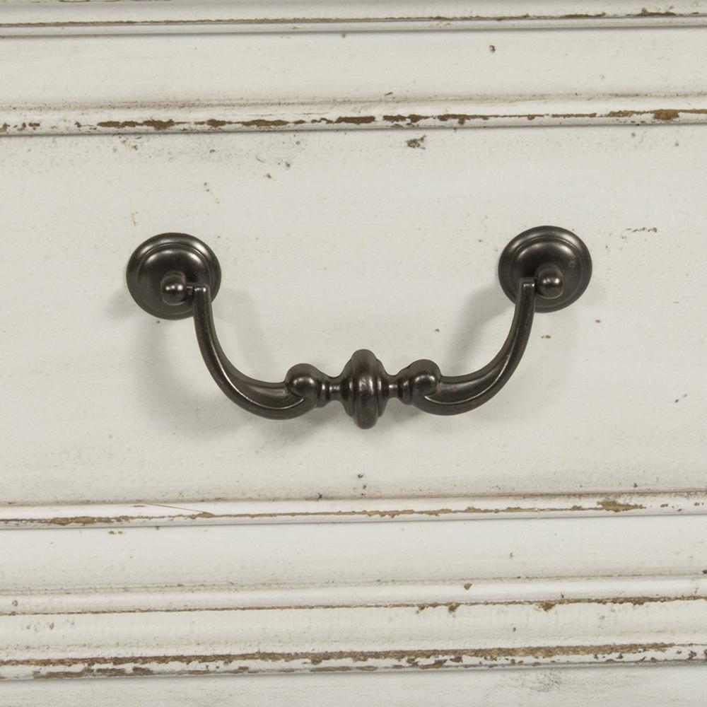 Magnolia Manor Dresser & Mirror in Antique White. Picture 9