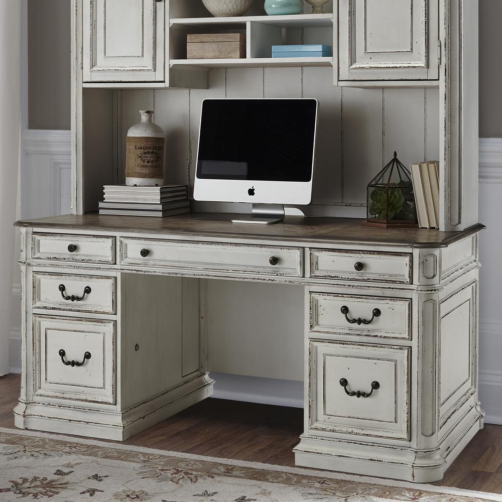 Magnolia Manor Credenza in Antique White. Picture 6