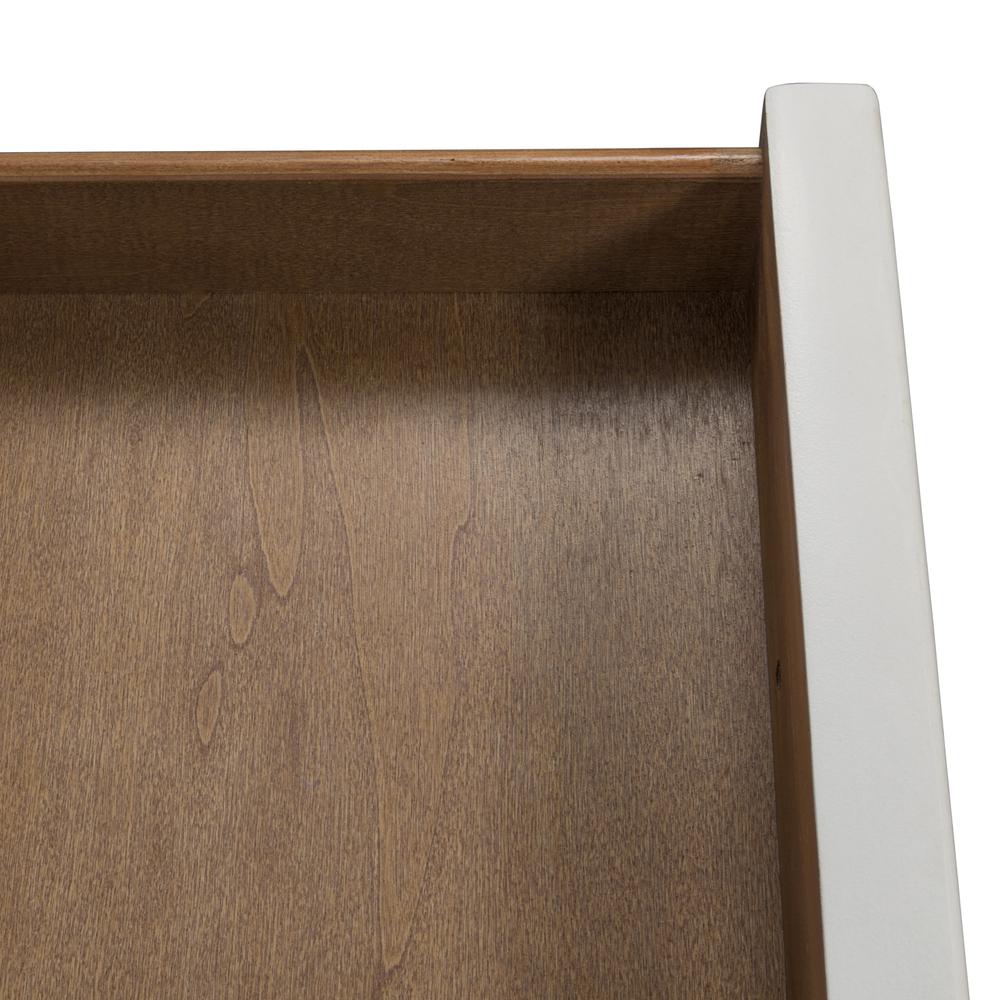 Magnolia Manor Chair Side Table in Antique White. Picture 9