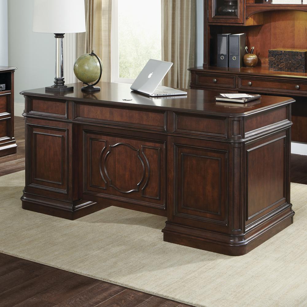 Brayton Manor Jr Executive Desk in Cognac. Picture 12