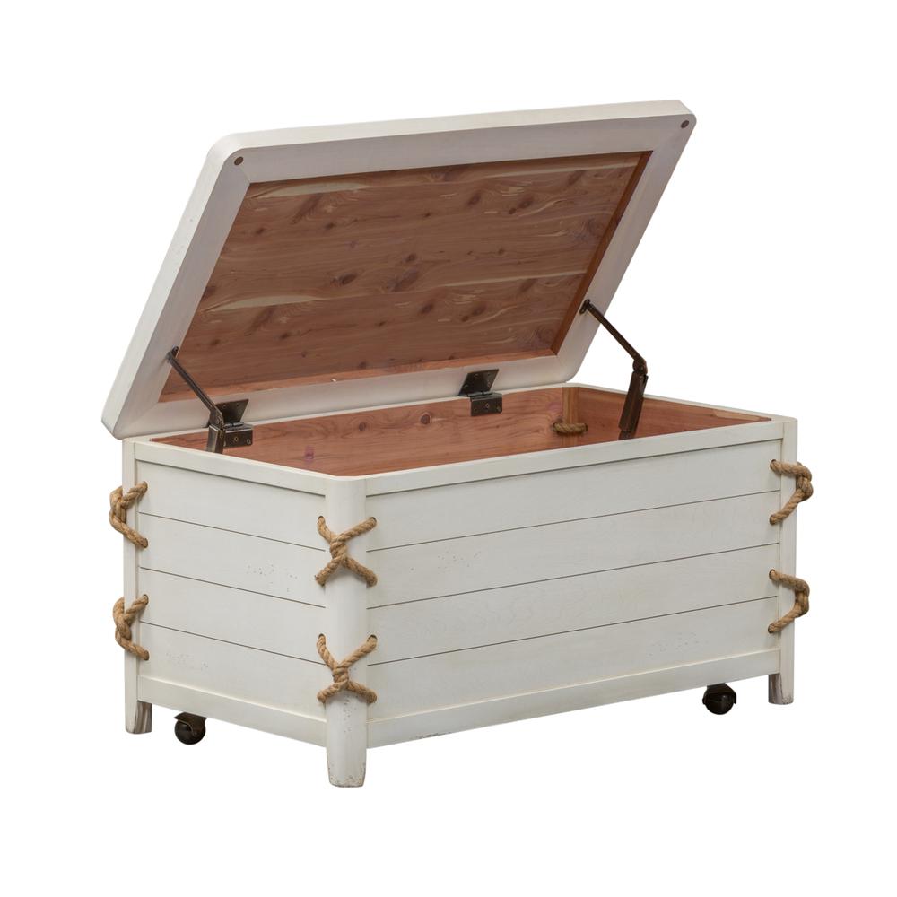 Dockside Storage Trunk in White. Picture 1