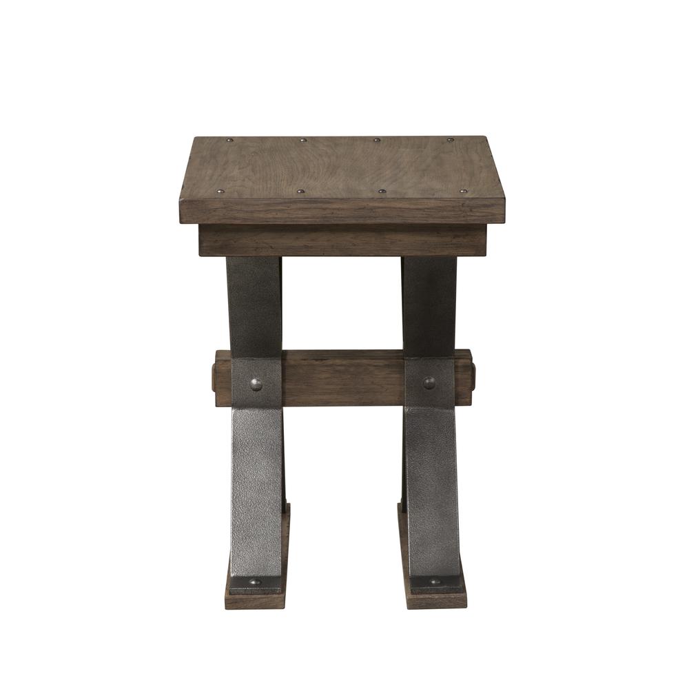 Sonoma Road Chair Side Table in Weathered Beaten Bark. Picture 3