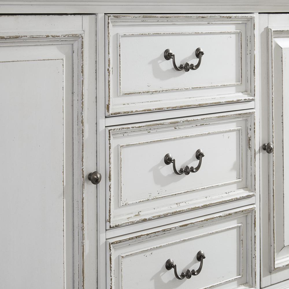 Abbey Park Buffet in Antique White. Picture 9