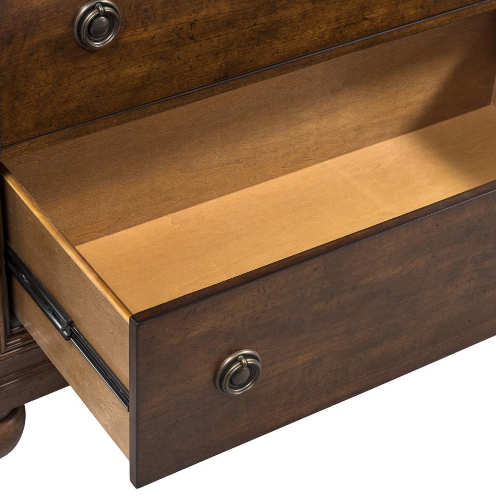 Rustic Traditions 5 Drawer Chest in Rustic Cherry. Picture 8