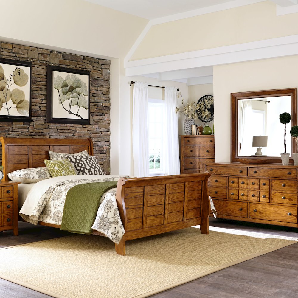 Queen Sleigh Bed, Dresser & Mirror in Rubberwood Solids & Oak Veneers. Picture 8