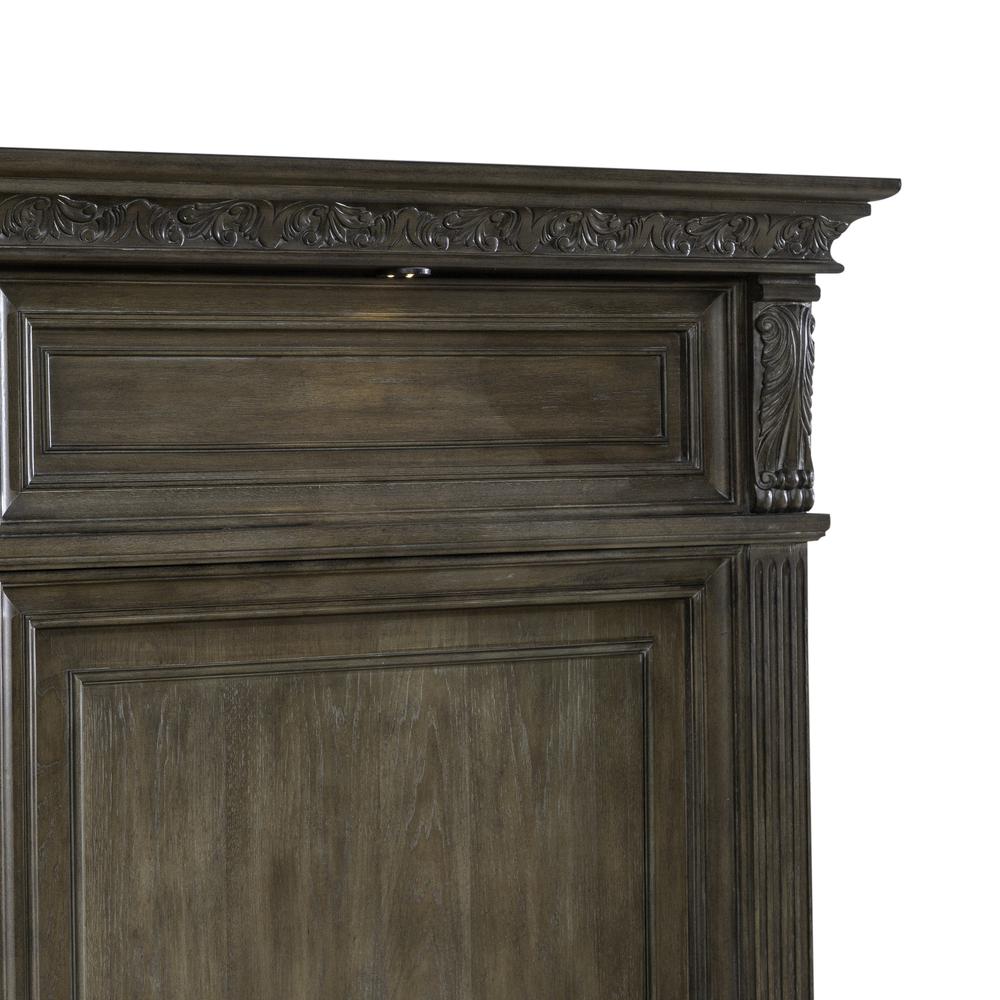Carlisle Court King Panel Bed - Chestnut with Gray Dusty Wax Finish. Picture 5