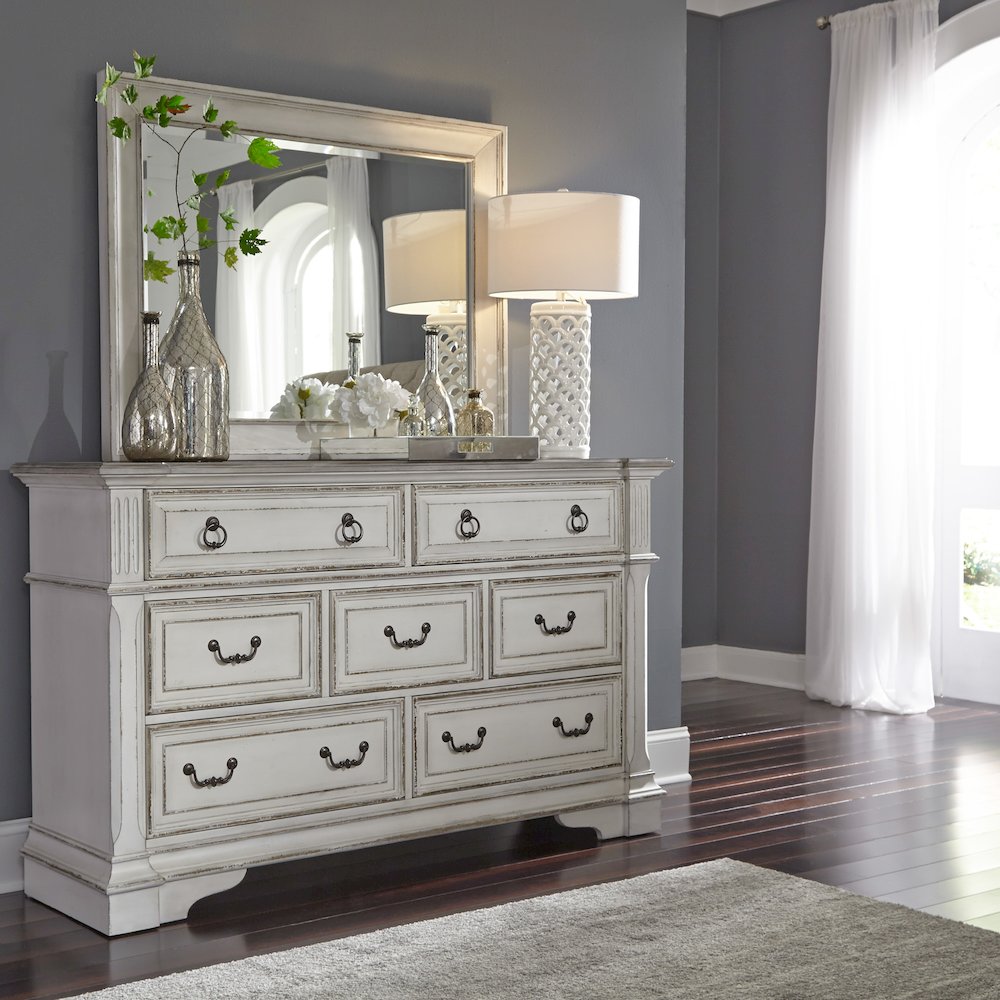 King California Panel Bed, Dresser & Mirror, Chest. Picture 9