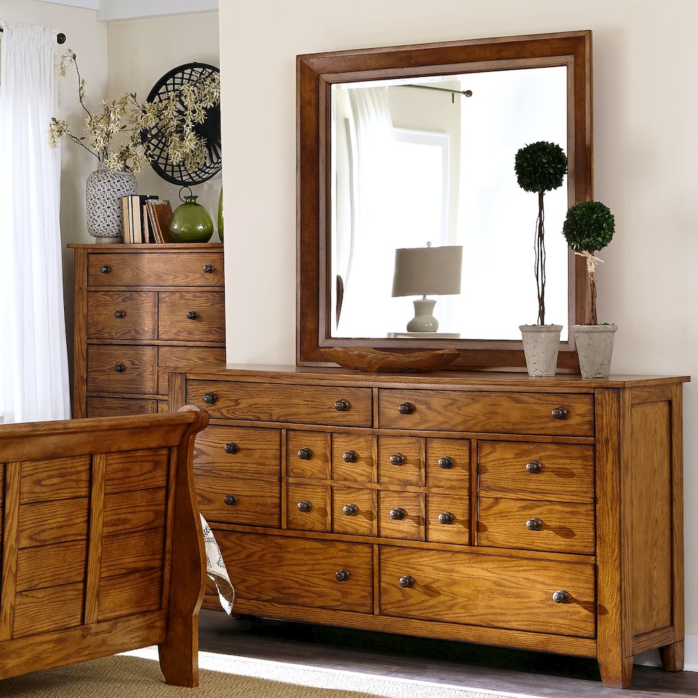 Queen Sleigh Bed, Dresser & Mirror in Rubberwood Solids & Oak Veneers. Picture 7