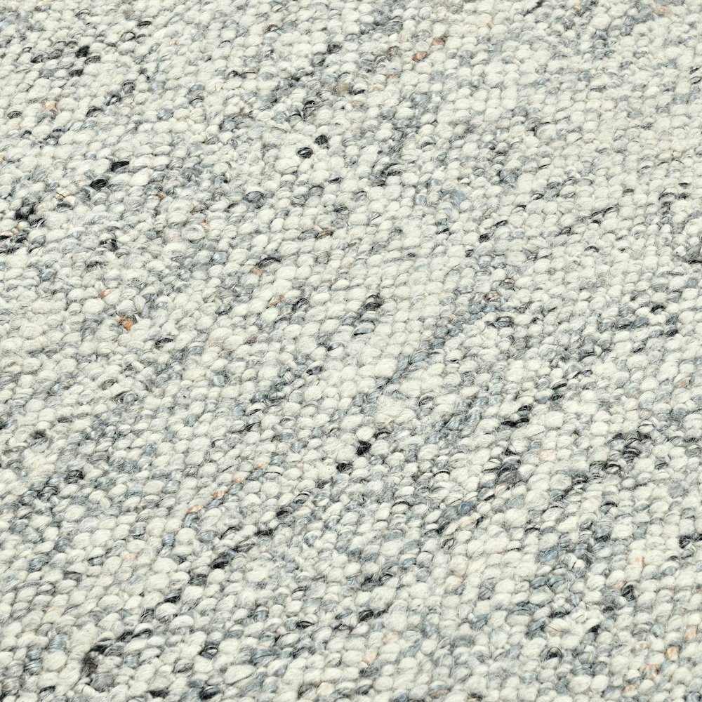 Oscoda 2.6'x8' Sustainable Handwoven Fog Gray Accent Rug. Picture 2