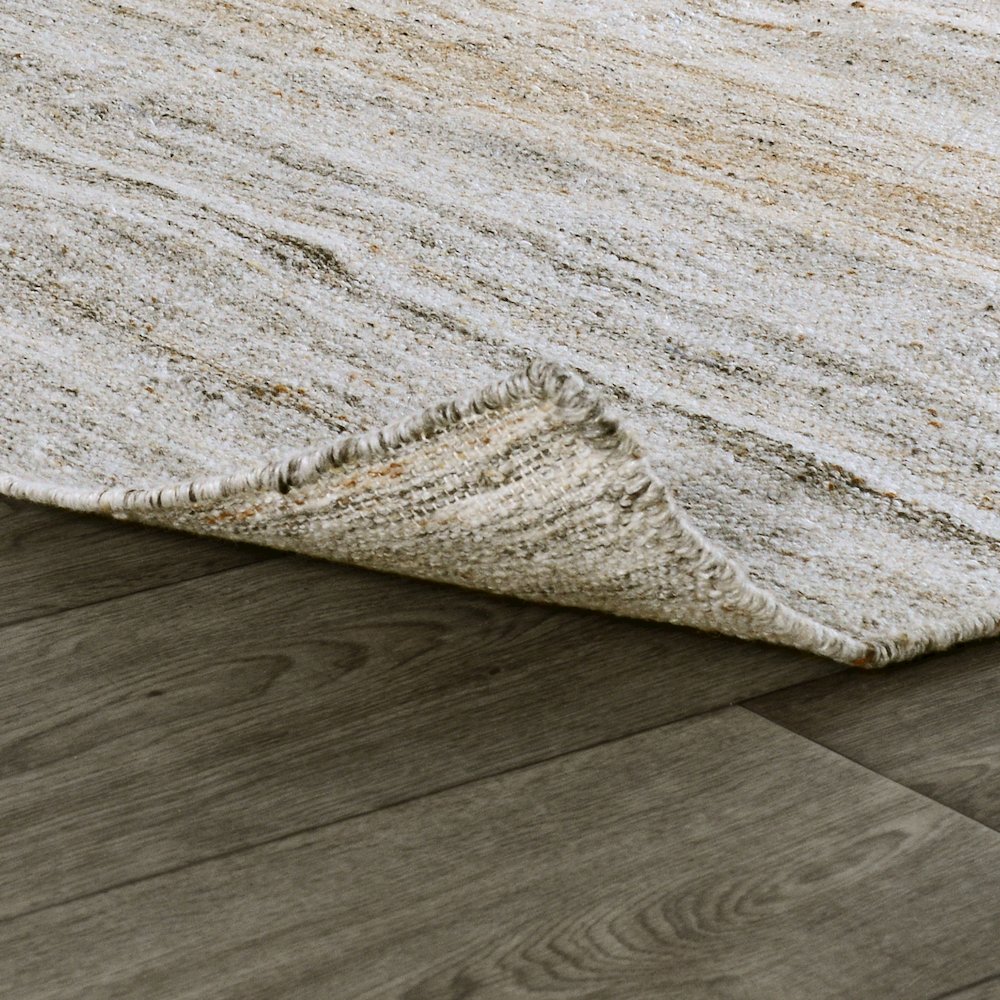 Oscoda 2.6'x8' Sustainable Handwoven Fog Gray Accent Rug. Picture 5
