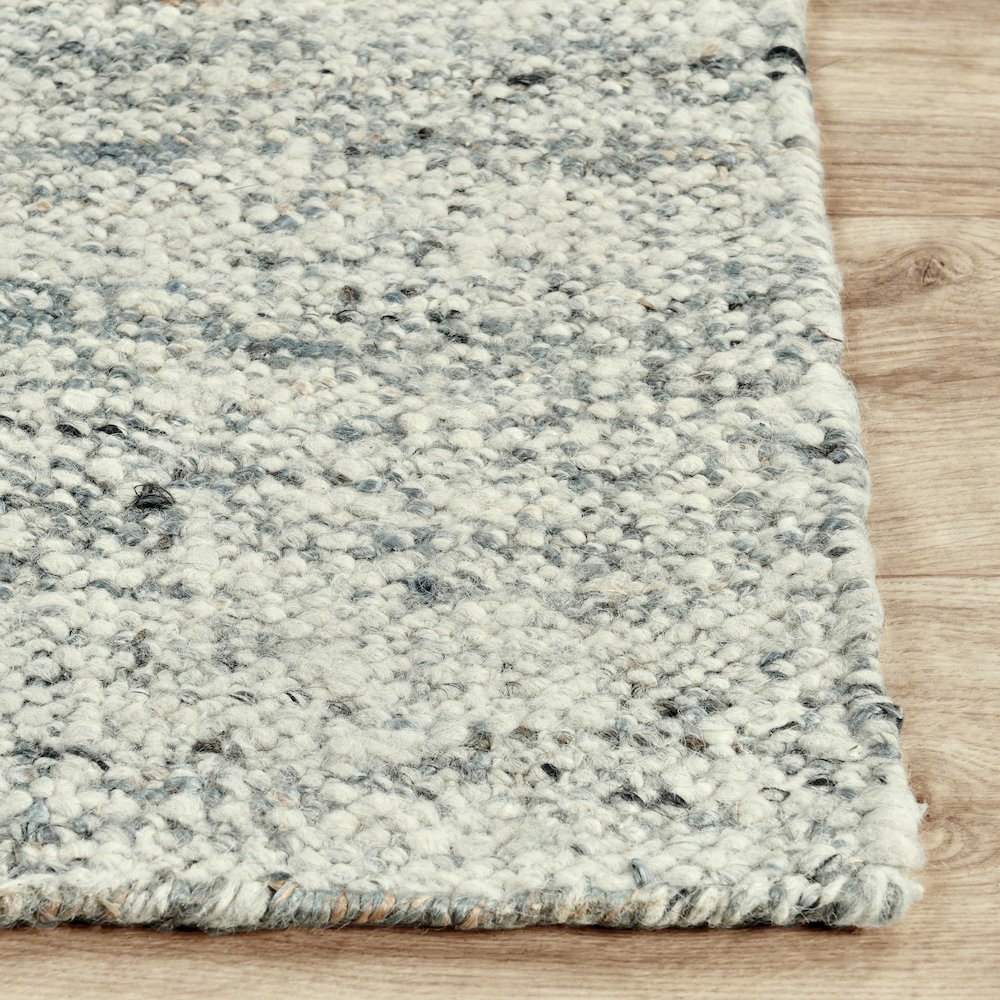 Oscoda 2.6'x8' Sustainable Handwoven Fog Gray Accent Rug. Picture 4