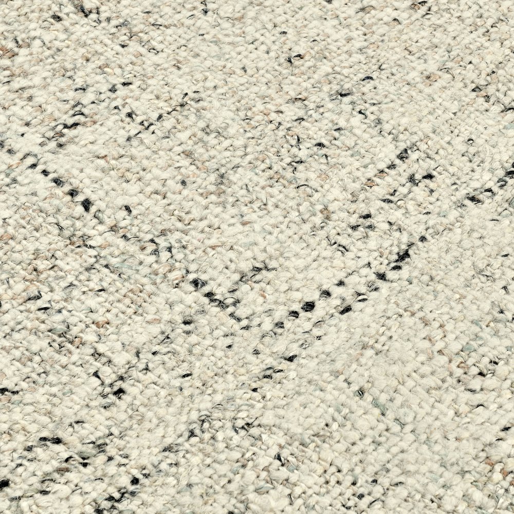 Oscoda 2x3 Natural Accent Rug. Picture 1