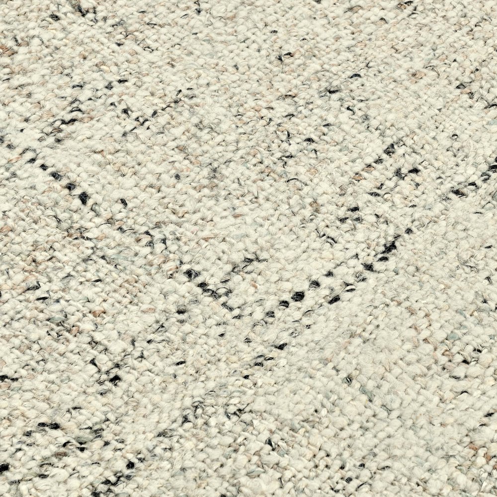 Oscoda 2.6'x8' Sustainable Handwoven Natural Accent Rug. Picture 2