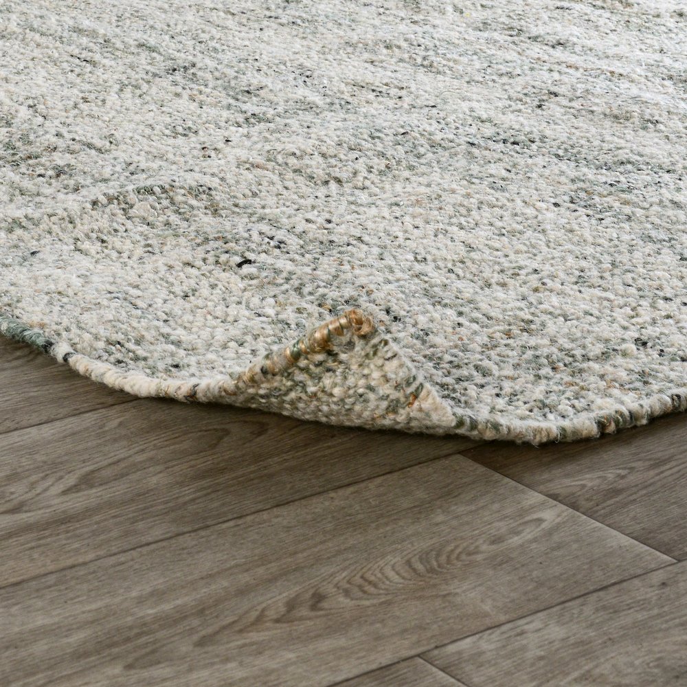 Oscoda 2.6'x8' Sustainable Handwoven Sage Green Accent Rug. Picture 5