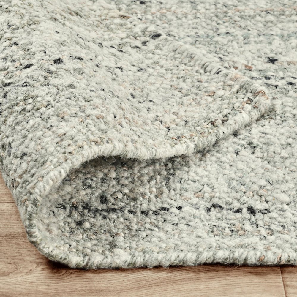 Oscoda 2.6'x8' Sustainable Handwoven Sage Green Accent Rug. Picture 6